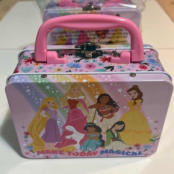Disney Princess Tin Tote (NWT) - Picture 2 of 6